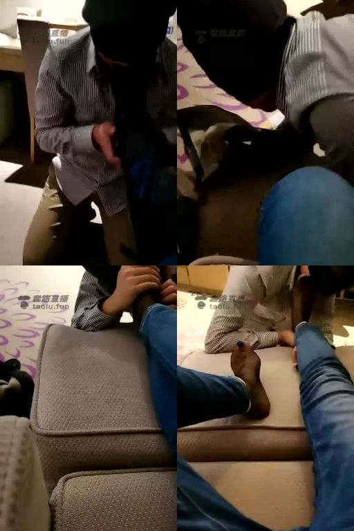 冰城玫姿-靴子黑丝牛仔裤调教贱狗,原味脚踩口鼻窒息