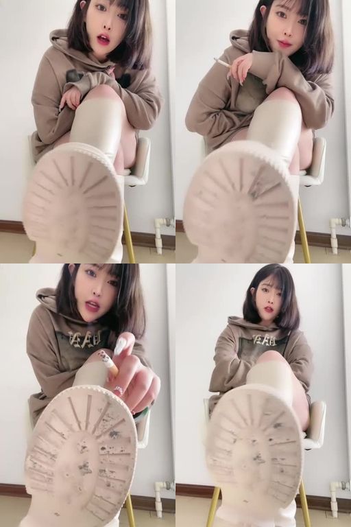 南星-第一视角被太妹堵在女厕所灯