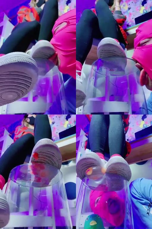 美离子-空军一号脏鞋底踩狗舌头