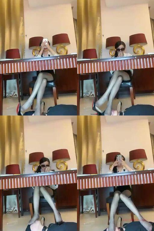 苏曼-办公桌下的凌辱