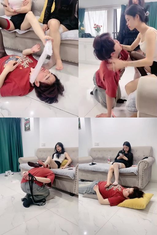 阳阳S-双S_黑丝+白丝诱惑踩踏坐脸嘴喂浓痰脚踩食