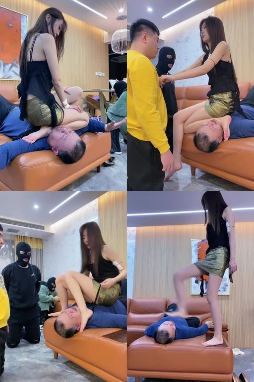 麋鹿银儿-仔女神玩四44分钟多奴群调腿绞掐脖窒息耳光强制闻脚掐乳舔脚