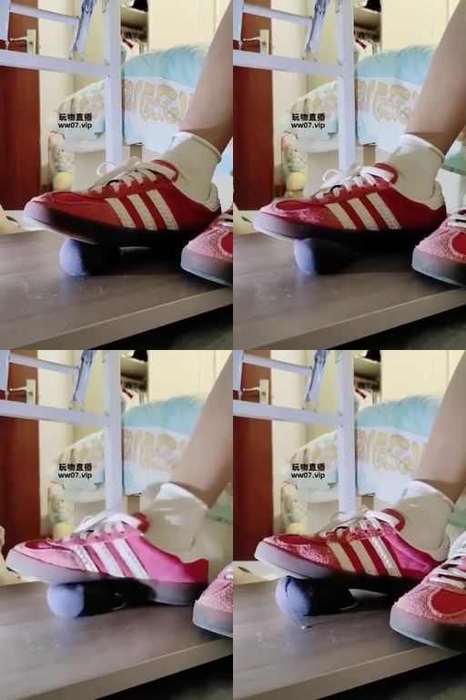 嘀嘀哒嘀-粉色德训鞋无意识