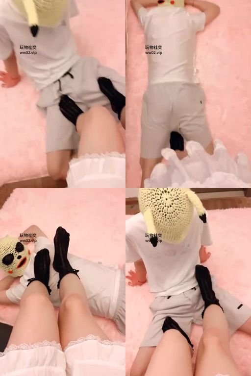 思思佳佳-黑棉袜脚踩虐