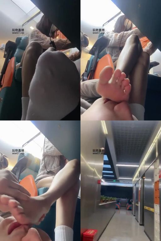 茉狸-网吧里调教脚奴