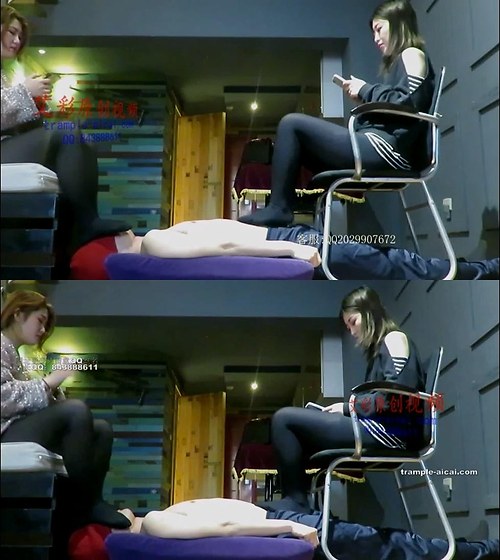 艾彩-原创可爱双小主踩裆闻黑丝玉足